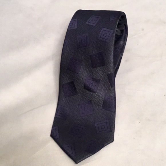 Jos A BANK RESERVE NWT NAVY GEOMETRIC REGULAR NECK WEAR - Picture 1 of 4